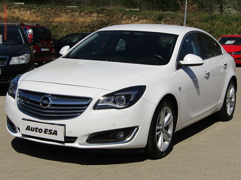 Opel Insignia (2015) 2.0CDTI 4x4, Bixenon, kůže - fotka 3 z 18