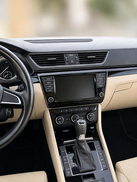 Škoda Superb (2015) - fotka 8 z 11