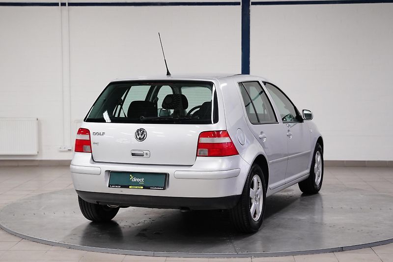 Volkswagen Golf - fotka 3 z 6