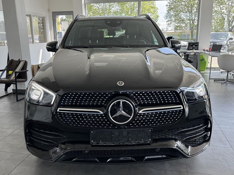 Mercedes-Benz GLE (2023) 580 4MATIC AMG PANORAMA VZDUCH - fotka 2 z 46