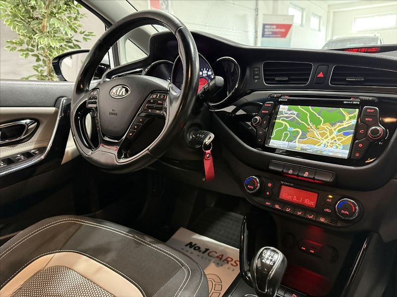 Kia Ceed 1,6   CRDI 94KW NAVI KAMERA ČR - fotka 22 z 44
