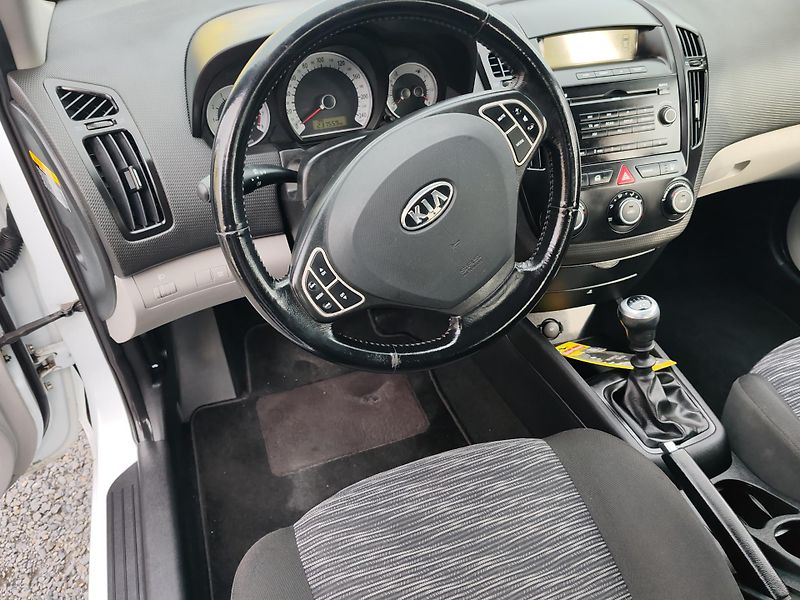 Kia Ceed 1.4 - fotka 12 z 26