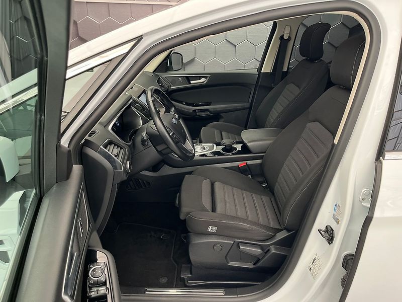 Ford S-MAX 2.5 HEV TITANIUM 7 míst - fotka 25 z 70