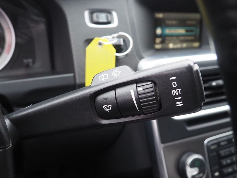 Volvo V60 (2010) 2.0D 120 kW, Automat - fotka 24 z 34