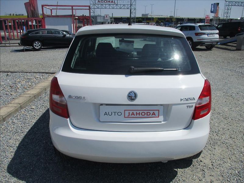 Škoda Fabia 1,2 TSi, klimatizace,serviska, - fotka 6 z 39