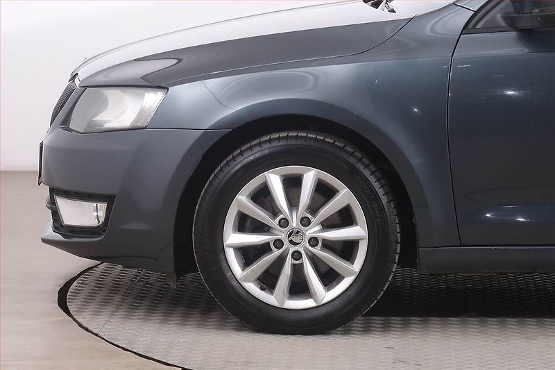 Škoda Octavia (2015) 2.0 TDI, Serv.kniha, Navi - fotka 15 z 21