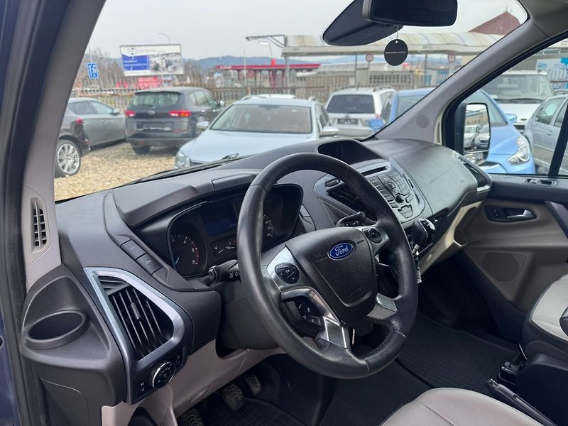 Ford Tourneo Custom (2013) 2,2D 114KW 8X  2X ŠOUP. SERVIS - fotka 19 z 50