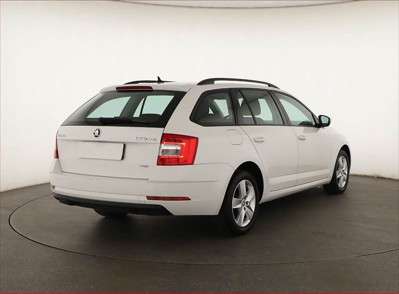 Škoda Octavia (2020) Ambition 1.5 TSI, ČR,1.maj - fotka 5 z 15