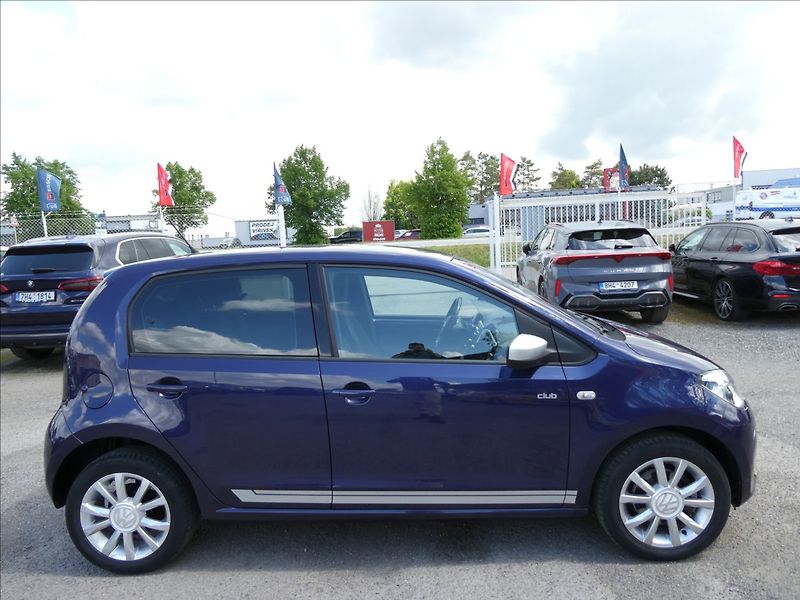Volkswagen up! 1,0 MPi CLUB 55kW - fotka 12 z 47