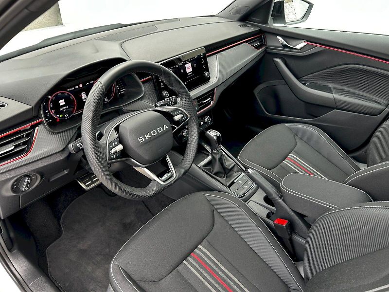 Škoda Kamiq (2025) 1.0 TSI 85kW DSG Monte Carlo - fotka 24 z 35
