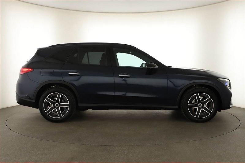 Mercedes-Benz GLC (2024) 220 d 4MATIC - fotka 6 z 20