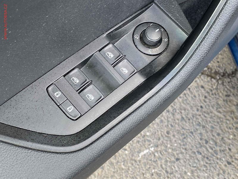 Škoda Superb (2018) 2.0TDi, 2.maj,ČR, Ambition - fotka 11 z 20