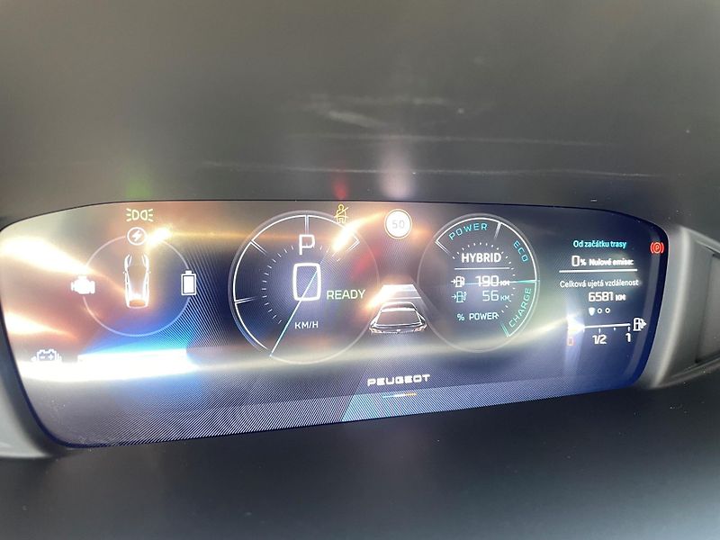 Peugeot 408 (2025) Allure Plug-in Hybrid 180k - fotka 7 z 9