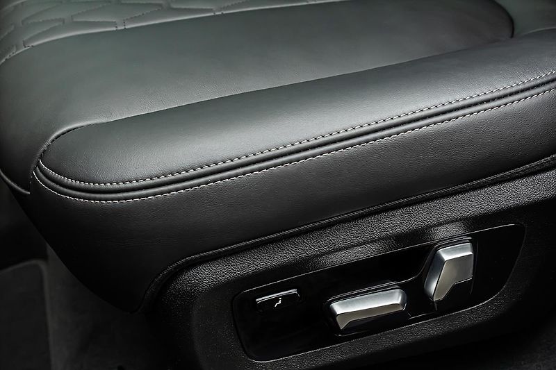 BMW X7 3,0   xDrive40d ČR MpaketHarma - fotka 26 z 32