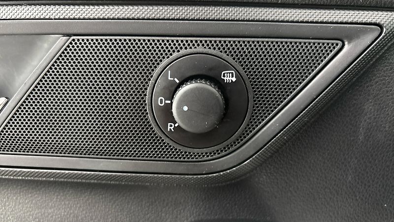 Škoda Fabia 1.0 TSI Ambition Combi - fotka 21 z 23