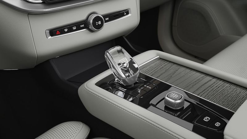Volvo XC90 (2026) B5 AWD BRIGHT PLUS - fotka 14 z 14