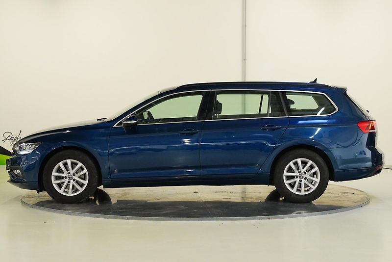 Volkswagen Passat - fotka 3 z 28