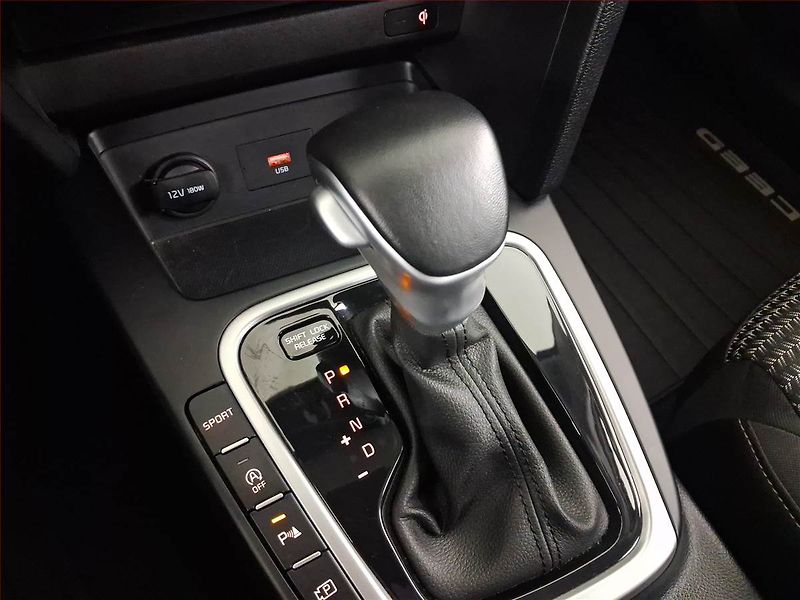 Kia Ceed (2025) 1.5 T-GDI - fotka 13 z 16
