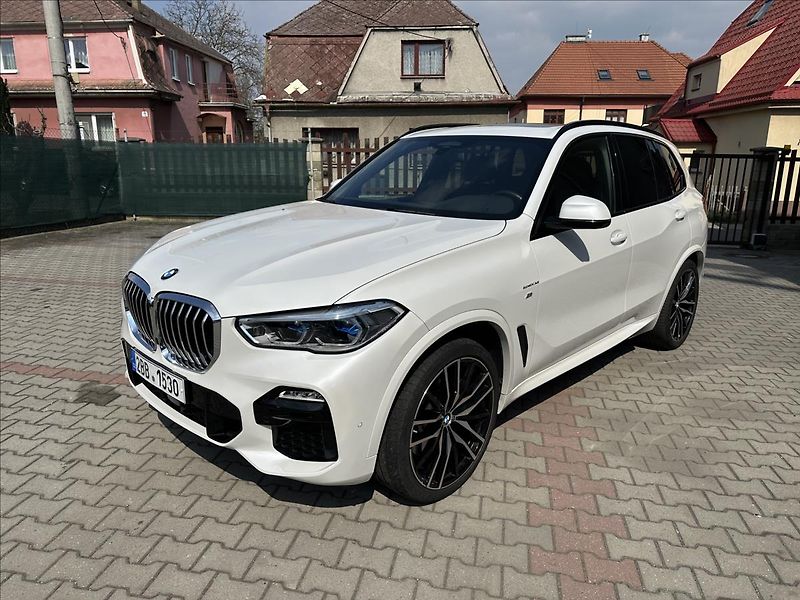BMW X5 3,0 xDrive 30d M-SPORT LASER - fotka 10 z 38