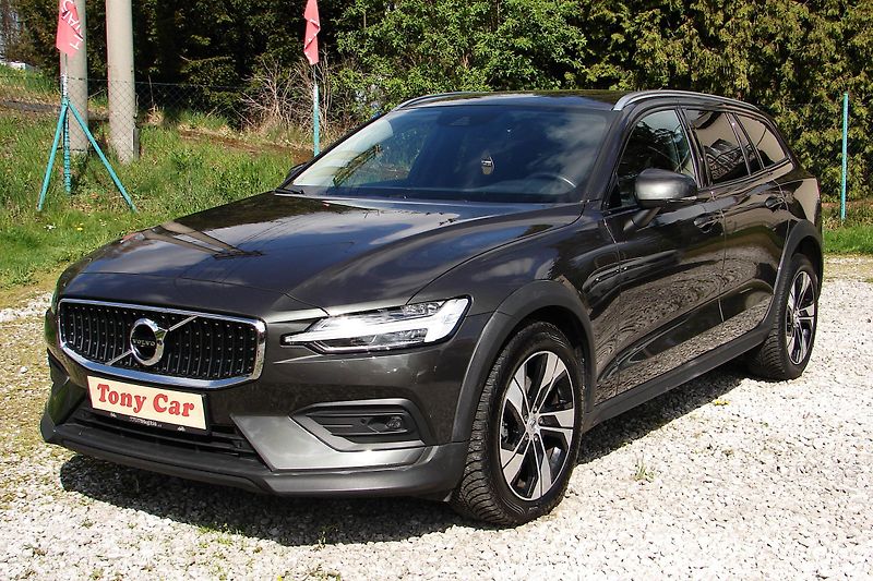 Volvo V60 CC 2.0B4 AWD MildHybrid ZADÁN! - fotka 2 z 46