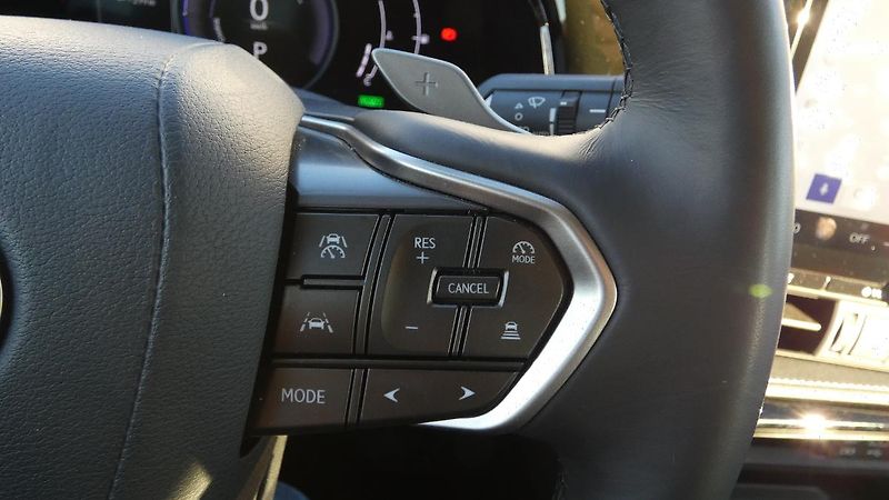 Lexus NX 350h 2.5 E-CVT Comfort Top - fotka 12 z 21