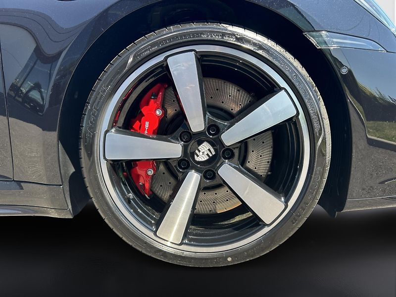 Porsche 911 (2026) Carrera 4S - fotka 14 z 30
