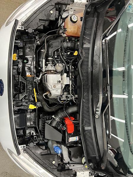 Ford Tourneo Courier 1.0 ECOBOOST 74kW - fotka 16 z 16