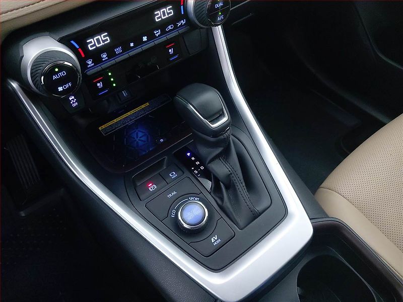 Toyota RAV4 (2022) 2.5 Hybrid - fotka 13 z 20