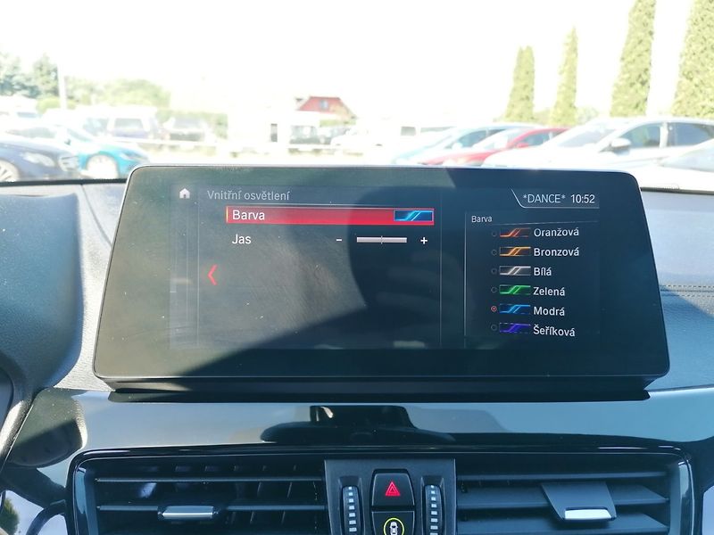 BMW X2 (2020) 2.0 20i 141kW A/T Kůže - fotka 15 z 36