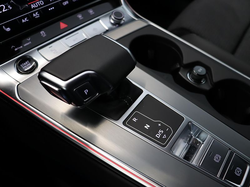 Audi A6 Avant Sline 50 TDI quattro tiptronic - fotka 13 z 17
