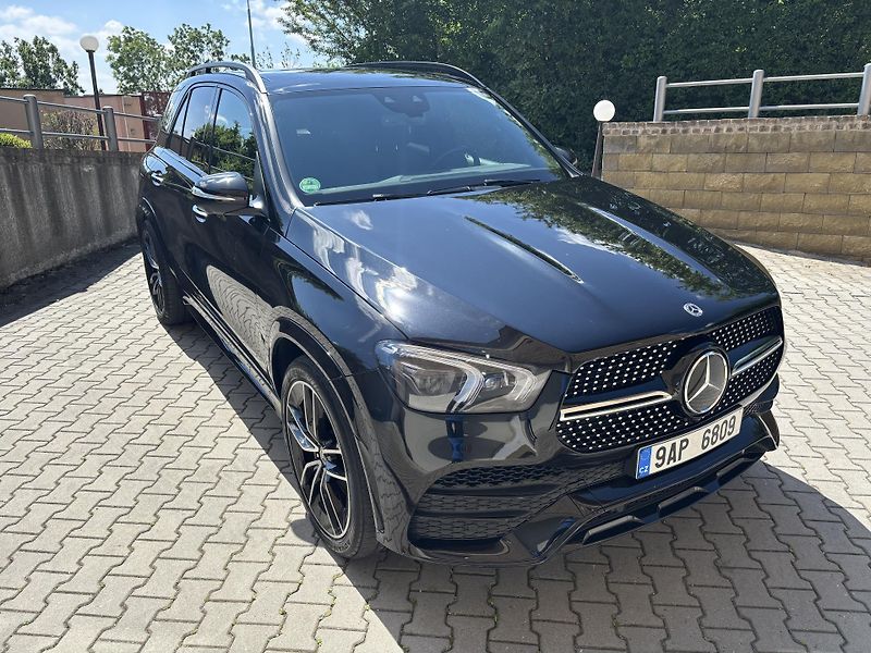Mercedes-Benz GLE (2023) 400d 4MATIC 9GTRONIC AMG Paket - fotka 3 z 166