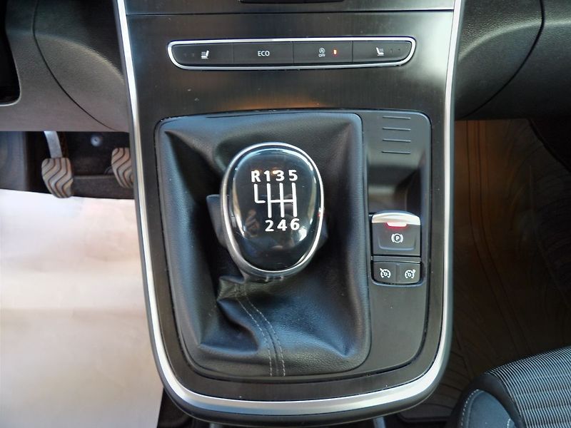 Renault Grand Scénic 1.7dCi Navi 7 míst Tažné - fotka 13 z 31