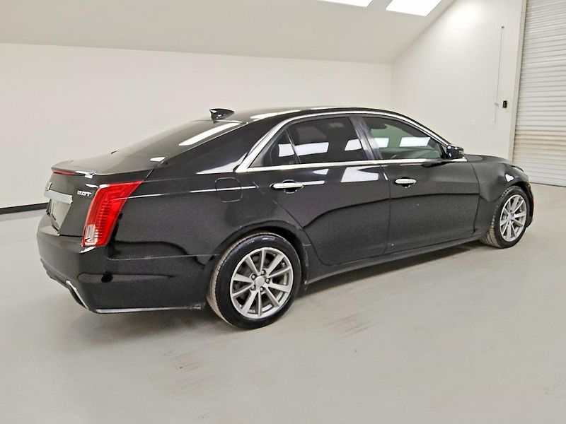 Cadillac CTS (2018) Auto na cestě - fotka 3 z 12