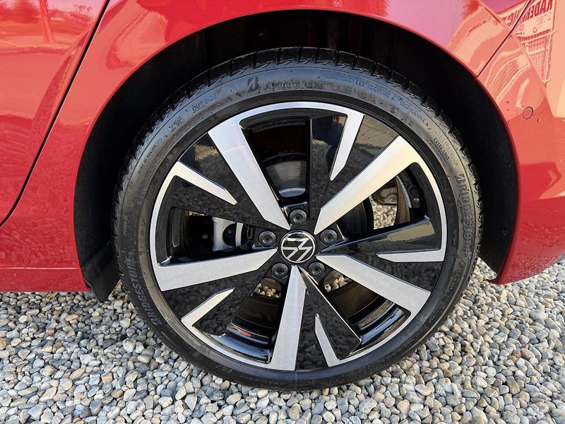 Volkswagen Golf TSi/110kW - STYLE,Webasto,H&K - fotka 67 z 80