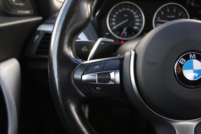 BMW Řada 2 M235i xDrive 240kW NAVI ČR - fotka 14 z 24