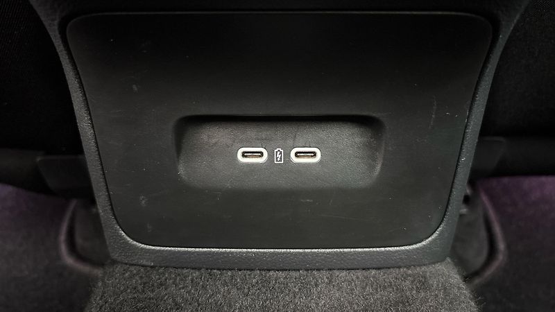 Škoda Octavia 2.0 TDI DSG Style Combi - fotka 21 z 27