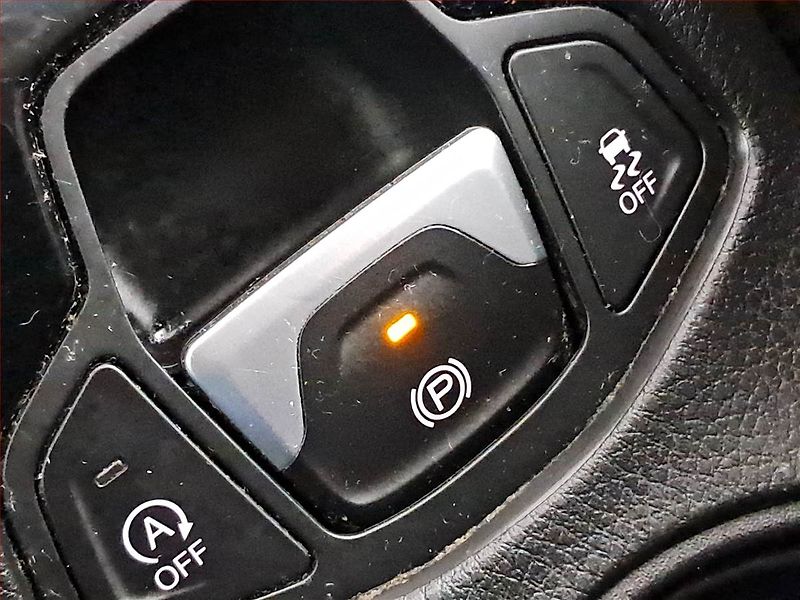 Jeep Compass (2017) 1.4 MultiAir, 4X4, Automat - fotka 18 z 23