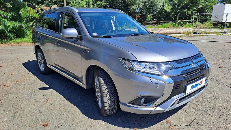 Mitsubishi Outlander 2.4 PHEV 4WD Business - fotka 3 z 28