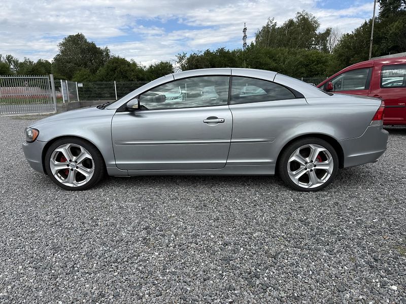 Volvo C70 2.4 D5 132kW Automat ČR - fotka 15 z 15