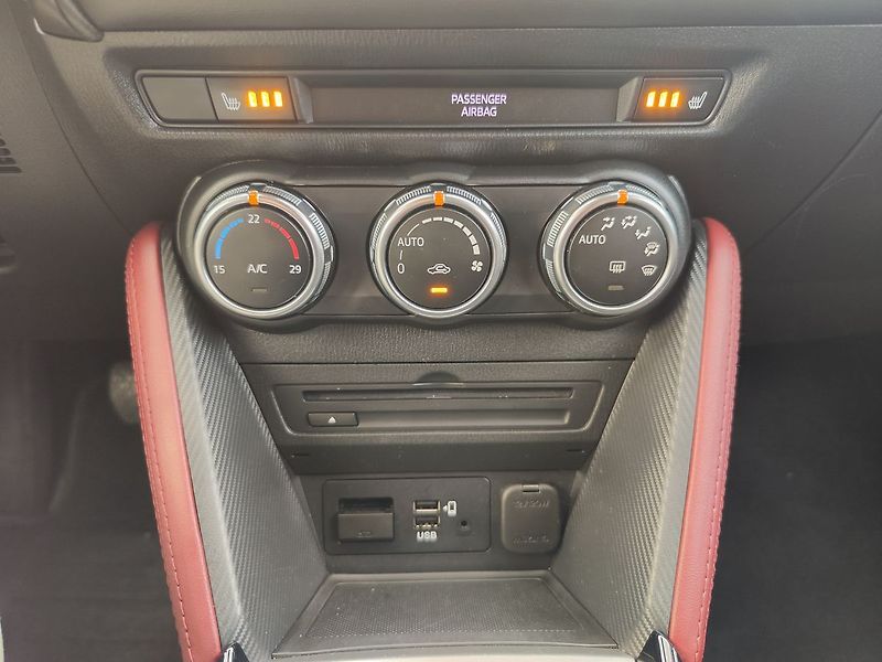 Mazda CX-3 2.0 Skyactiv/110kW Revolution - fotka 21 z 31