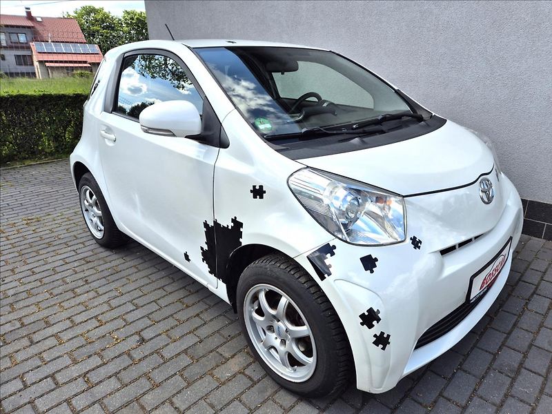 Toyota iQ 1,0 i 50Kw Klima Webasto ALU - fotka 9 z 26