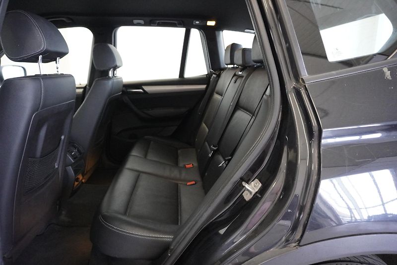 BMW X3 3,0 XDRIVE30D AUTOMAT - fotka 22 z 29