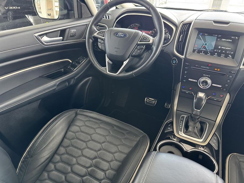 Ford S-MAX (2017) 2,0SCTi AUT. VIGNALE 7.MÍST - fotka 10 z 33