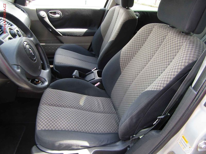 Renault Mégane (2003) 1.5 dCi, AC - fotka 9 z 14