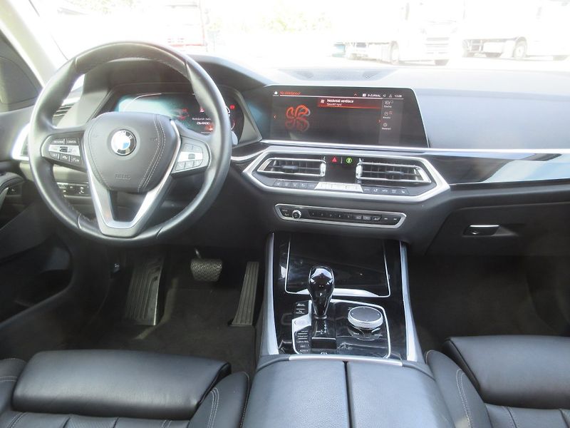 BMW X5 3.0 Xdrive 30d 46 000 km - fotka 11 z 20