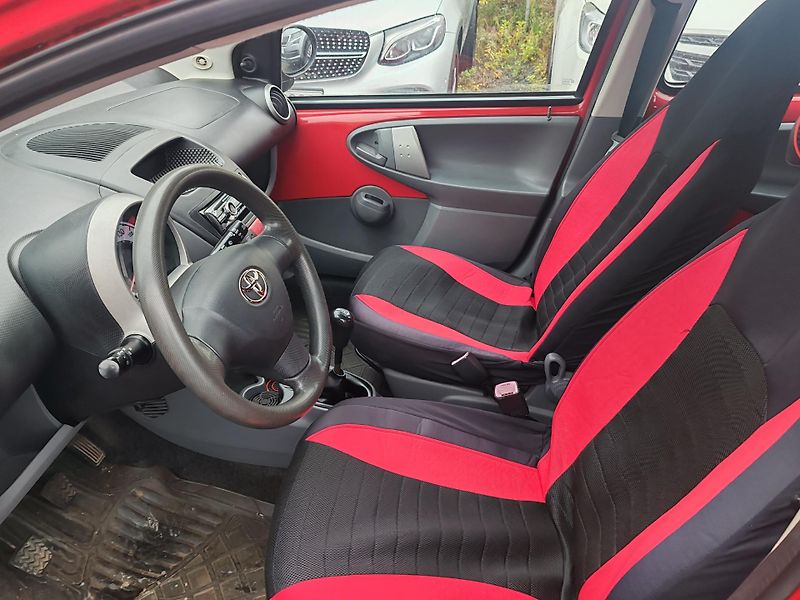 Toyota Aygo 1.0  - fotka 9 z 20