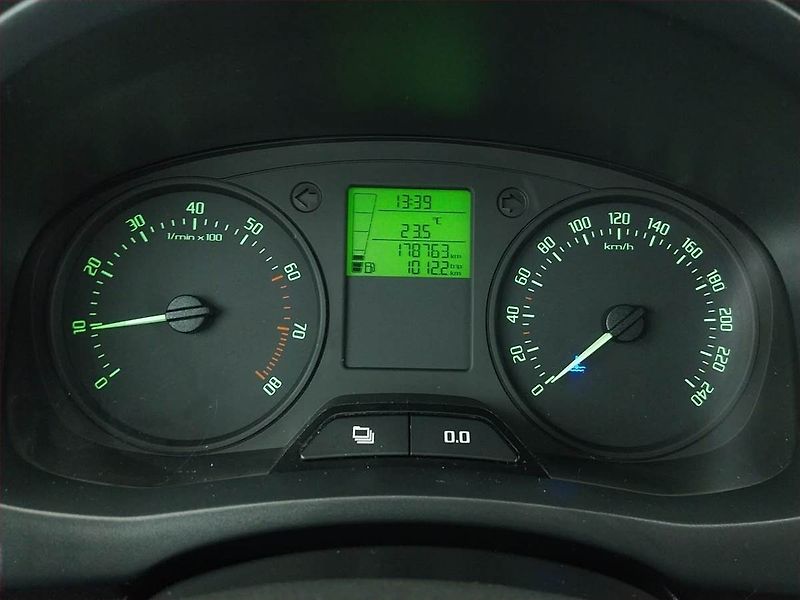Škoda Fabia (2011) 1.2 12V, po STK, za super cenu - fotka 11 z 14