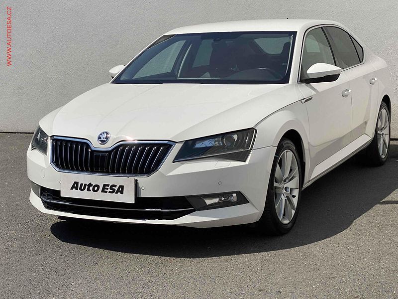 Škoda Superb (2016) 2.0TDi, Style, DSG, bixen - fotka 3 z 19