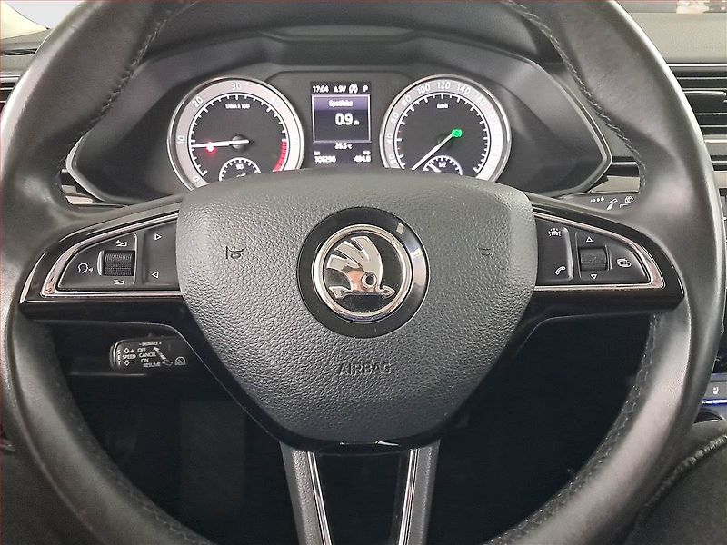Škoda Superb (2017) Laurin&Klement 2.0 TDI 4x4 - fotka 22 z 24