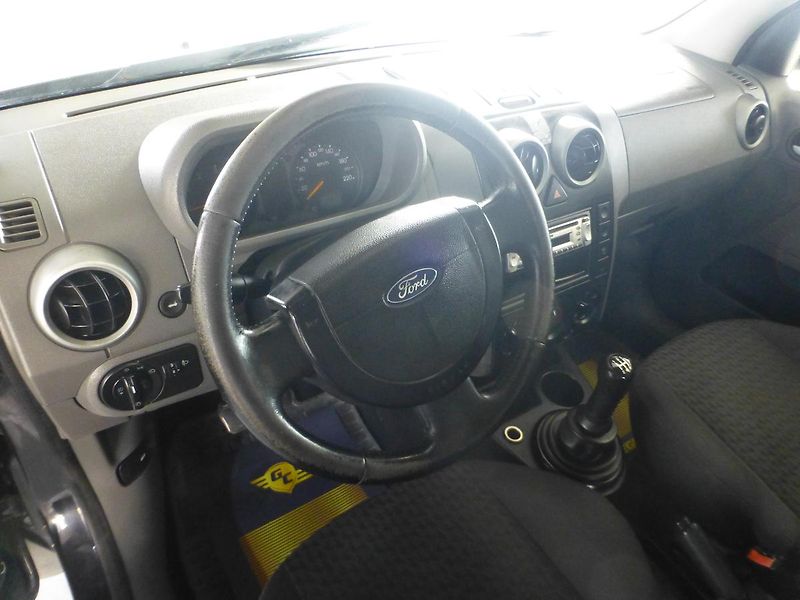 Ford Fusion (2002) 1,4TDCI-50KW**NOVÉ PNEU* - fotka 12 z 25